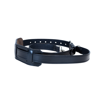 ZARGES Leather Shoulder Strap, black, side view of the padded shoulder piece and adjustment holes