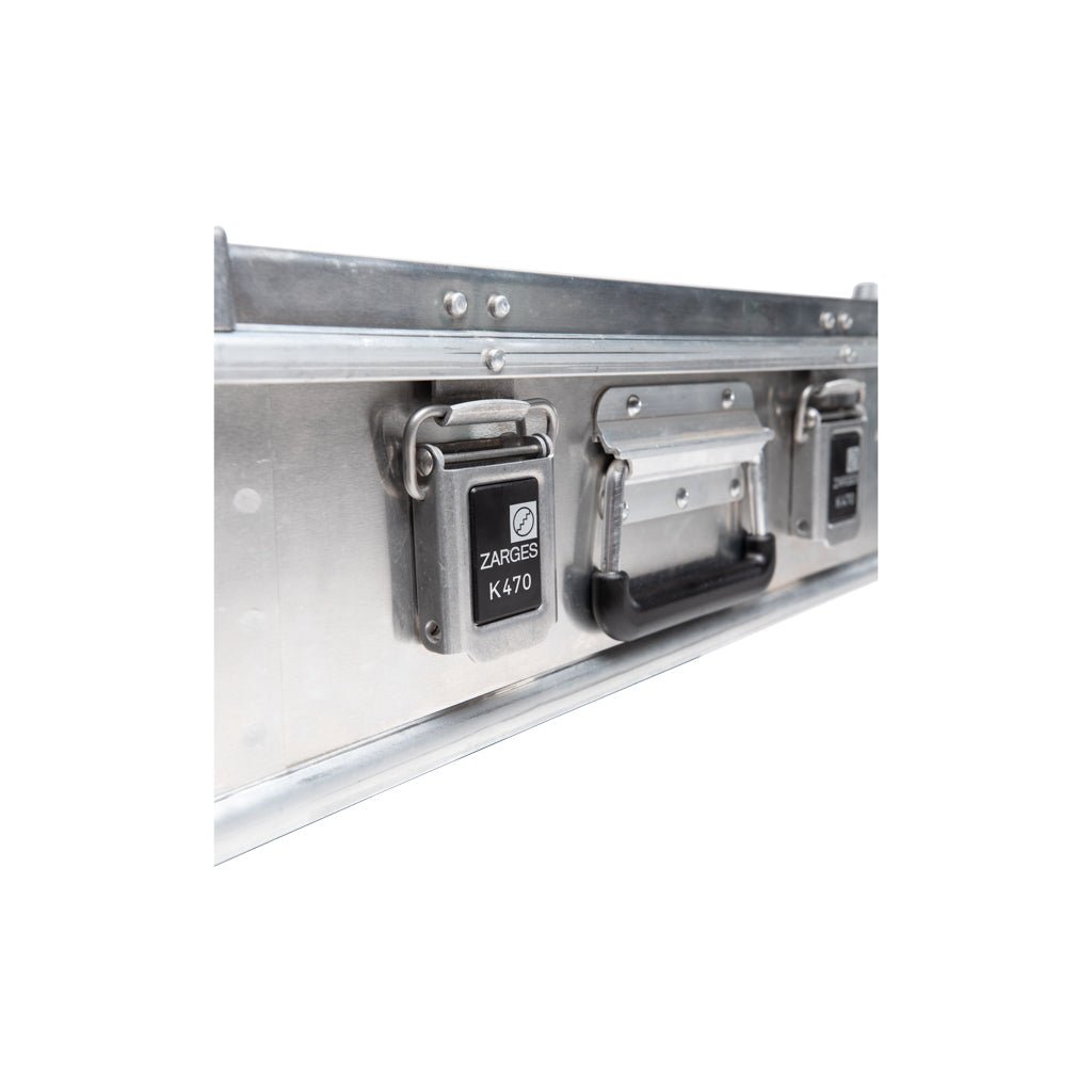 ZARGES MP5K Case close-up of the K470 latches and fold-down carry handle