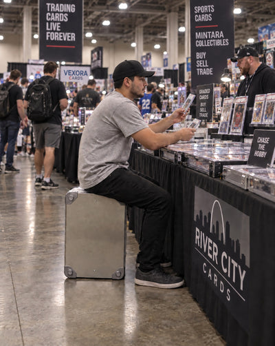 ZARGES VOYAGER card collector case in use: sitting on case expo