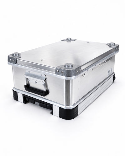 ZARGES VOYAGER Open Edition, closed, back-right angle showing the hinge side and end handle